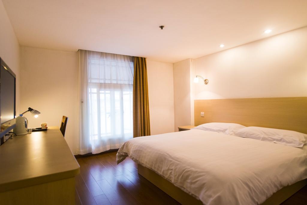 Motel Shanghai Hongqiao Beixinjing Metro Station Tianshan Road Eksteriør billede