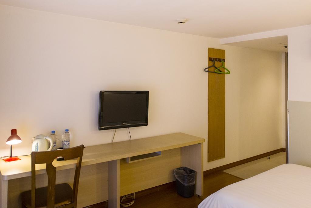 Motel Shanghai Hongqiao Beixinjing Metro Station Tianshan Road Eksteriør billede