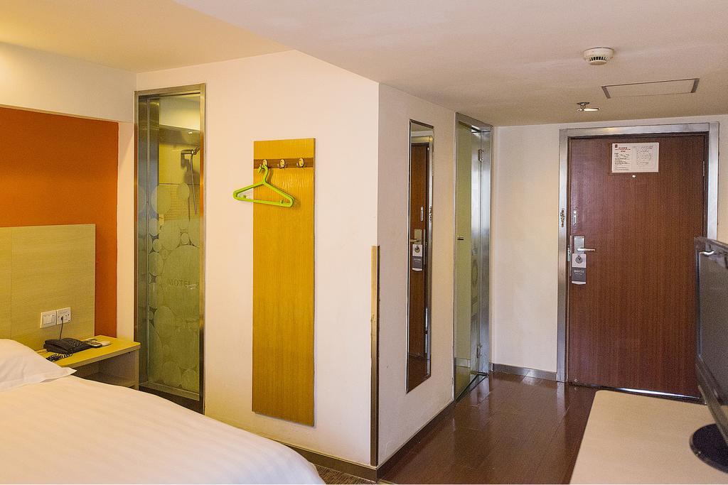 Motel Shanghai Hongqiao Beixinjing Metro Station Tianshan Road Eksteriør billede